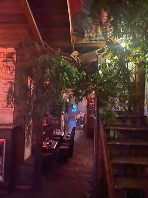 예술가들의 주점(살룬 오브 디 아티스츠)